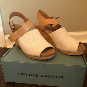 Toms Tropez Wedge size 7.5
